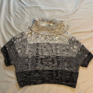 WHBM short sleeve dolman sweater cropped medium M white House Black Market